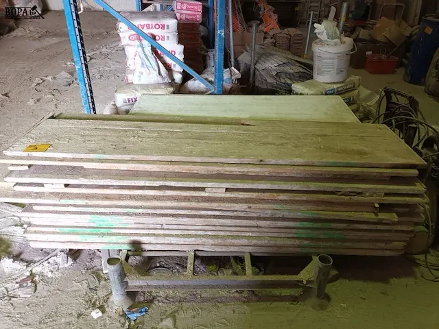 Lot 3 - loopplanken. 33 stuks - afbeelding 1 van  4