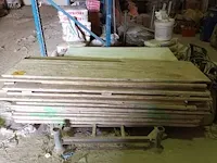 Lot 3 - loopplanken. 33 stuks - afbeelding 1 van  4