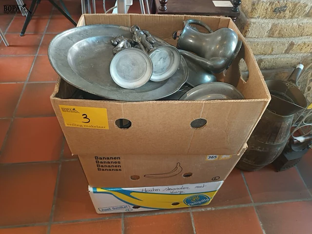 Lot 3 - lot tin - afbeelding 1 van  5