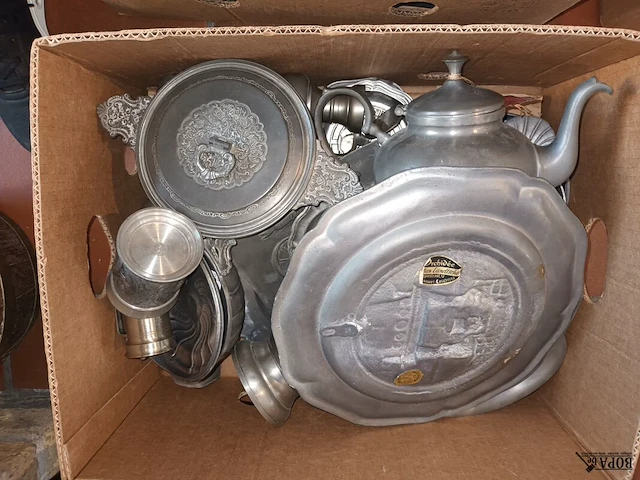 Lot 3 - lot tin - afbeelding 4 van  5