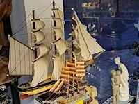 Lot 3 - lot van 3 decoratieve schepen