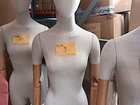 Lot 3 - mannequin pop