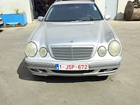 Lot 3 - mercedes e220 (2000-chass.wdb2102061b030489) - afbeelding 12 van  25