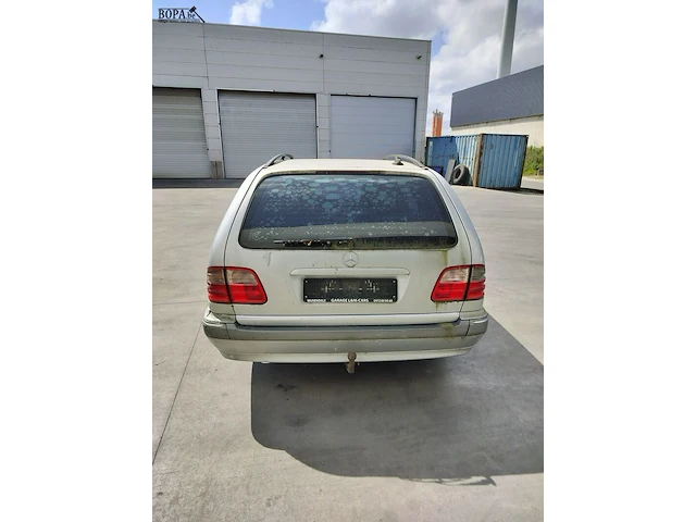 Lot 3 - mercedes e220 (2000-chass.wdb2102061b030489) - afbeelding 19 van  25