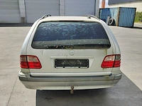 Lot 3 - mercedes e220 (2000-chass.wdb2102061b030489) - afbeelding 19 van  25