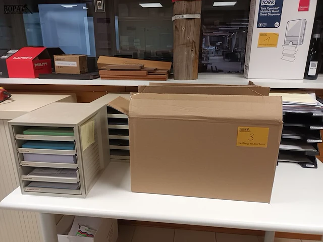 Lot 3 - ringmappen en sorteervakken - afbeelding 1 van  4