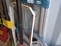 Lot 3 - schoonmaak- en transportmateriaal - afbeelding 2 van  2