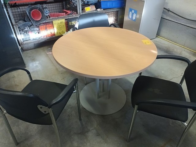 Lot 3 - stoelen. 3 stuks - afbeelding 2 van  3