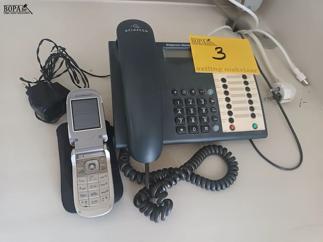 Lot 3 - telefoon en gsm - afbeelding 1 van  4