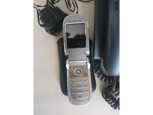 Lot 3 - telefoon en gsm - afbeelding 3 van  4