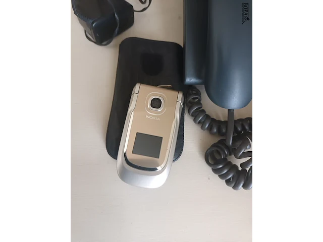 Lot 3 - telefoon en gsm - afbeelding 4 van  4
