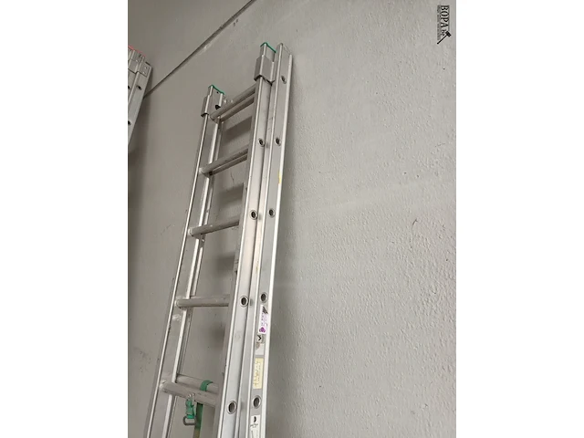 Lot 3 - uitschuifbare aluminium ladder - afbeelding 4 van  4