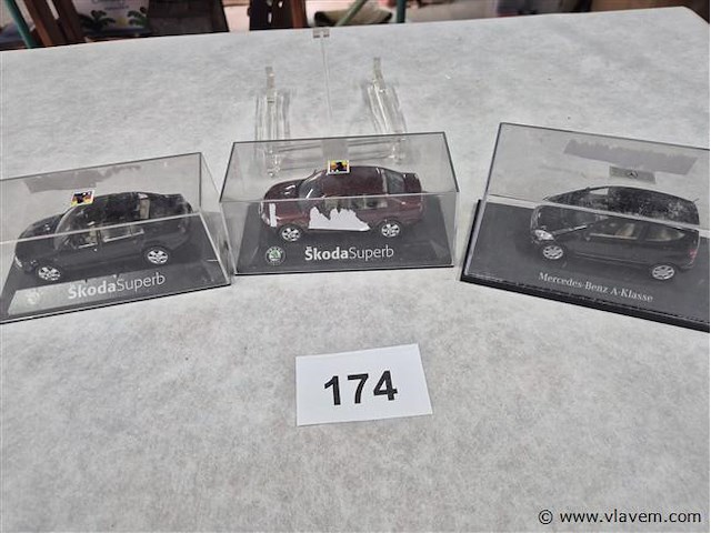 Lot 3 stuks - afbeelding 1 van  3