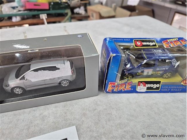 Lot 3 stuks - afbeelding 2 van  3