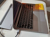 Lot 30 - apple macbook pro - afbeelding 4 van  5