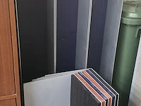 Lot 30 - boekenplanken 9 stuks - afbeelding 1 van  3
