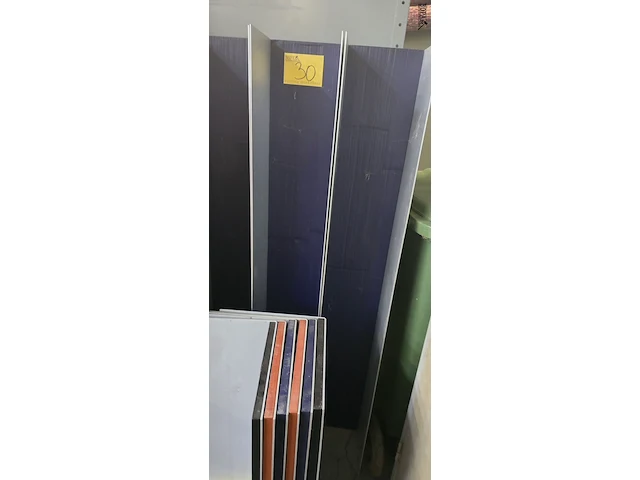 Lot 30 - boekenplanken 9 stuks - afbeelding 3 van  3