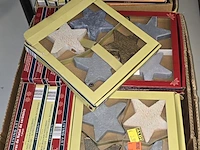 Lot 30 - decoratieve living art sterren en bladeren - afbeelding 1 van  3