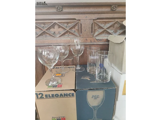 Lot 30 - drinkglazen - 9 dozen - afbeelding 2 van  2