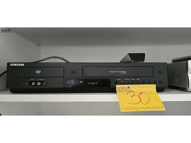 Lot 30 - dvd/video recorder samsung - afbeelding 1 van  2