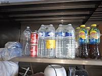 Lot 30 - frisdrank, water en bier - afbeelding 1 van  3
