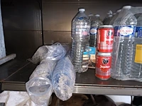Lot 30 - frisdrank, water en bier - afbeelding 2 van  3