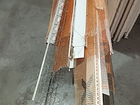 Lot 30 - gyproc en pleisterprofielen - afbeelding 3 van  3