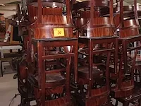Lot 30 - houten hilma stoelen. 24 stuks - afbeelding 1 van  5