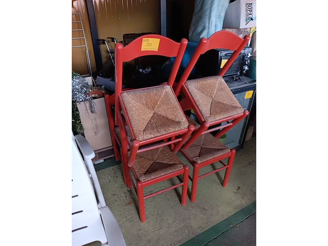 Lot 30 - houten stoelen. 6 stuks - afbeelding 1 van  3