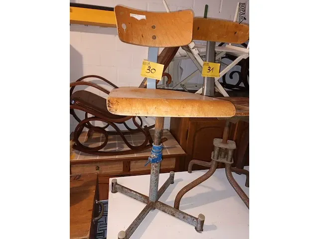 Lot 30 - industriële werkplaatsstoel bima - afbeelding 1 van  6