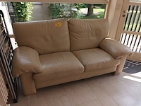 Lot 30 - lederen sofa - afbeelding 1 van  4