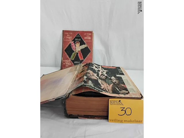 Lot 30 - oude bundel tijdschriften ons volk + oud plakboek, 2 stuks - afbeelding 1 van  3