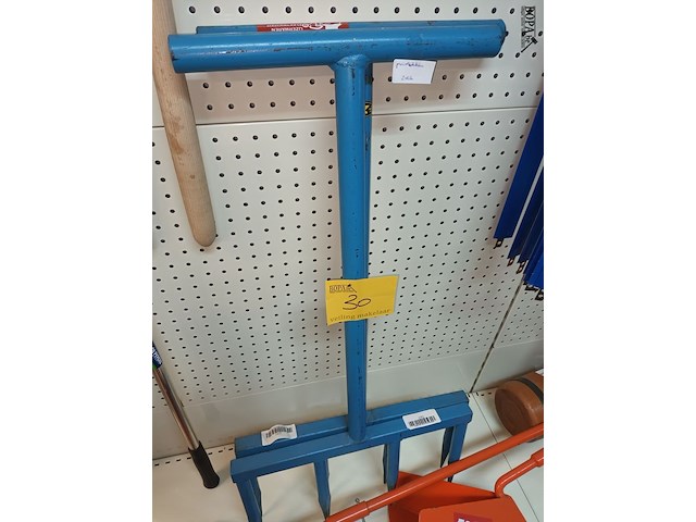 Lot 30 - preiplanter. 2 stuks - afbeelding 1 van  3