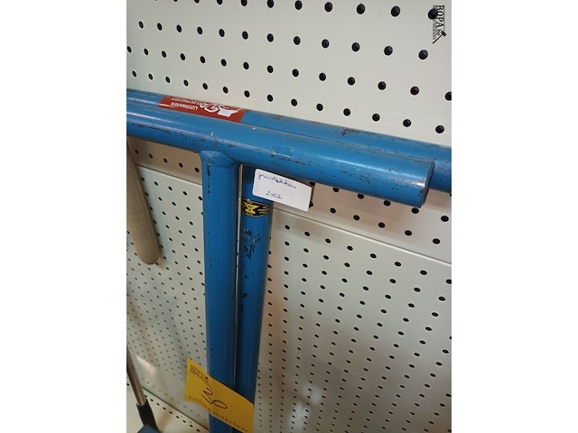 Lot 30 - preiplanter. 2 stuks - afbeelding 2 van  3