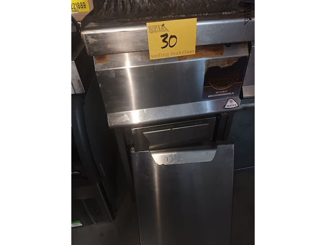 Lot 30 - professionele grill - afbeelding 3 van  4