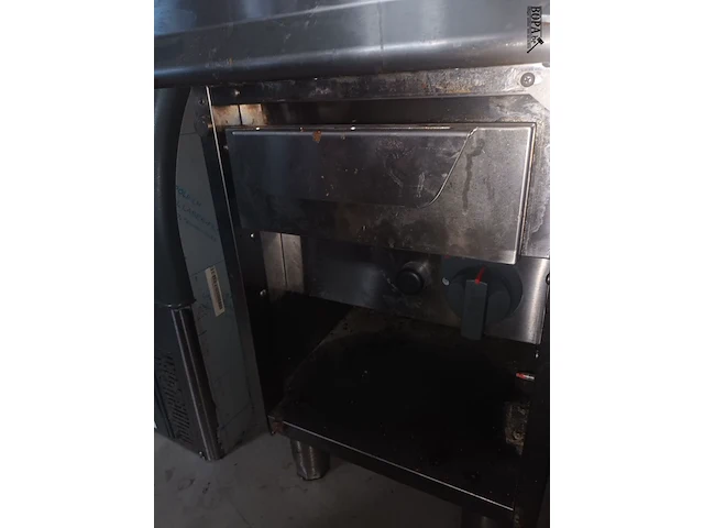Lot 30 - professionele grill - afbeelding 4 van  4