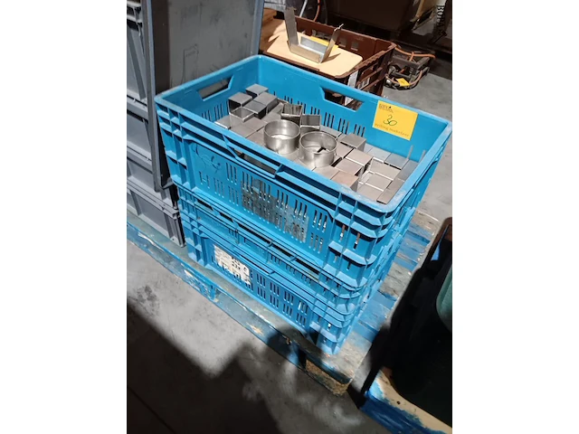 Lot 30 - rvs vormen voor bordschikking 200 stuks - afbeelding 1 van  3