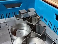 Lot 30 - rvs vormen voor bordschikking 200 stuks - afbeelding 2 van  3