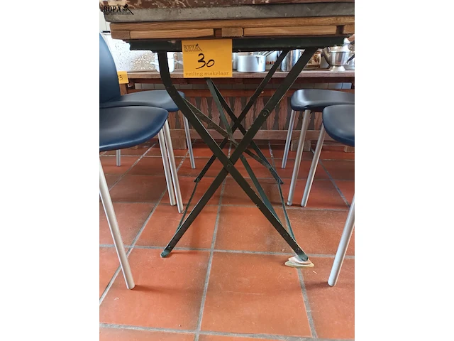 Lot 30 - tafel - afbeelding 1 van  3