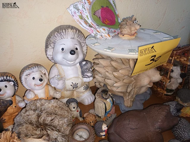 Lot 30 - verzameling decoratie egels. 55 stuks - afbeelding 5 van  5