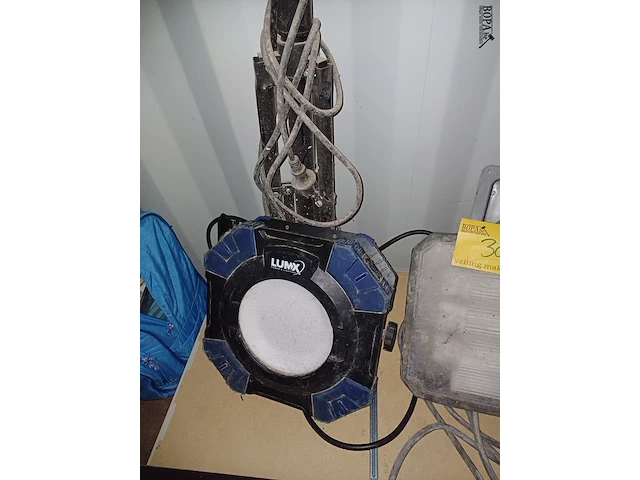 Lot 30 - werfverlichting - 4 stuks - afbeelding 3 van  3
