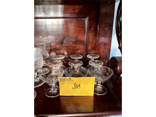 Lot 301 - kristallen glaasjes op voet, 9 stuks - afbeelding 1 van  1