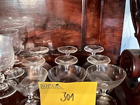 Lot 301 - kristallen glaasjes op voet, 9 stuks