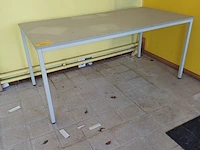 Lot 301 - tafel (rokersruimte) - afbeelding 3 van  4