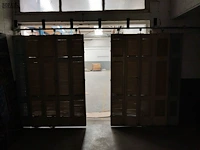 Lot 302 - louvre schuifdeur op rail - afbeelding 2 van  4