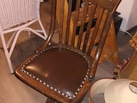 Lot 303 - antieke bureaustoel - afbeelding 1 van  3