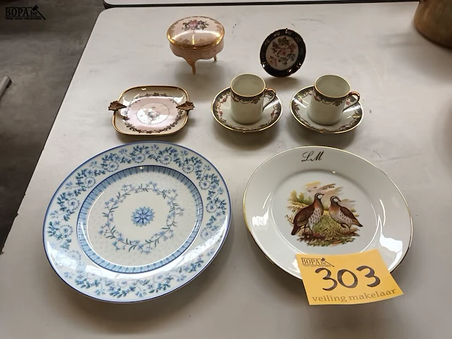 Lot 303 - decoratie limoges porselein. 7 stuks - afbeelding 1 van  5