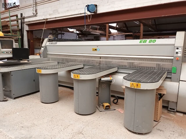 Lot 304 - selco opdeelzaagmachine - afbeelding 1 van  5
