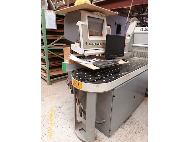 Lot 304 - selco opdeelzaagmachine - afbeelding 2 van  5