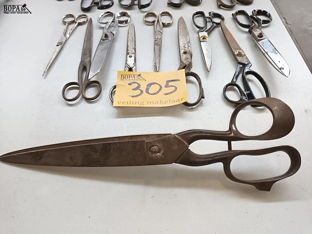 Lot 305 - naaischaren. 20 stuks - afbeelding 2 van  4